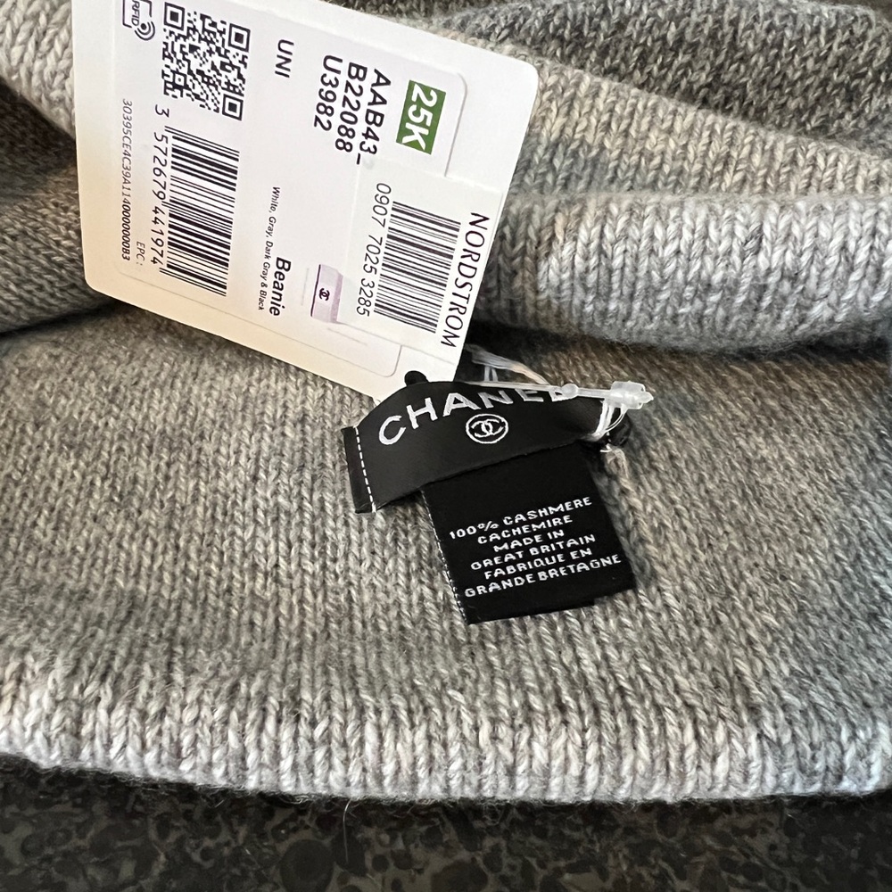 Brand New Authentic Chanel Beanie 25K Black & Grey Unisex One Size SOLD OUT!! - Picture 2 of 8